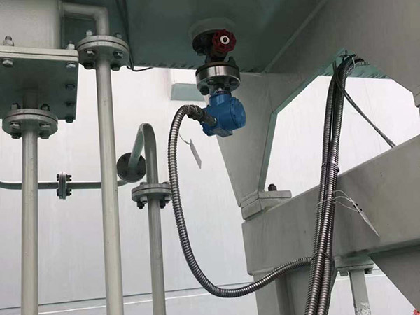 變壓器壓力式油位計(jì)現(xiàn)場(chǎng)安裝